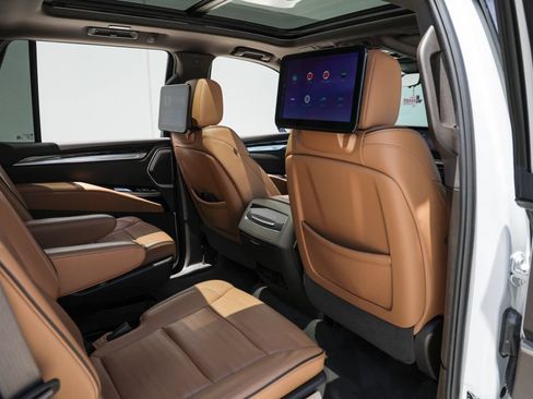 Used 2025 Cadillac Escalade Premium Luxury w/ LPO, Floor Liner Package AWD/4WD image 25