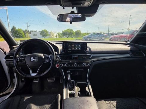Used 2018 Honda Accord Sport image 5