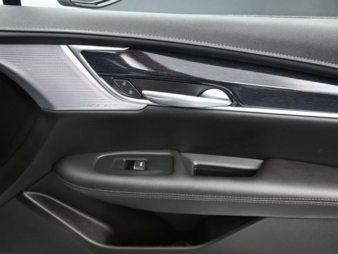 Used 2024 Cadillac XT5 Premium Luxury image 40