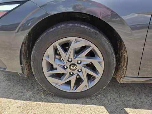 Used 2024 Hyundai Elantra SEL FWD image 25