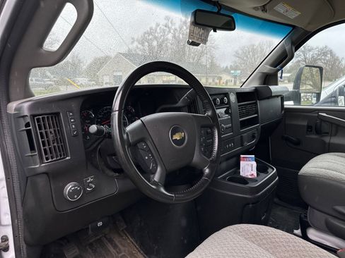 Used 2022 Chevrolet Express 3500 w/ Driver Convenience Package image 11