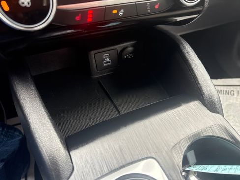 Used 2022 Ford Escape SE w/ Cold Weather Package image 31