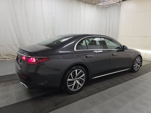 Used 2025 Mercedes-Benz E 350 4MATIC Sedan w/ MBUS Superscreen Package image 4