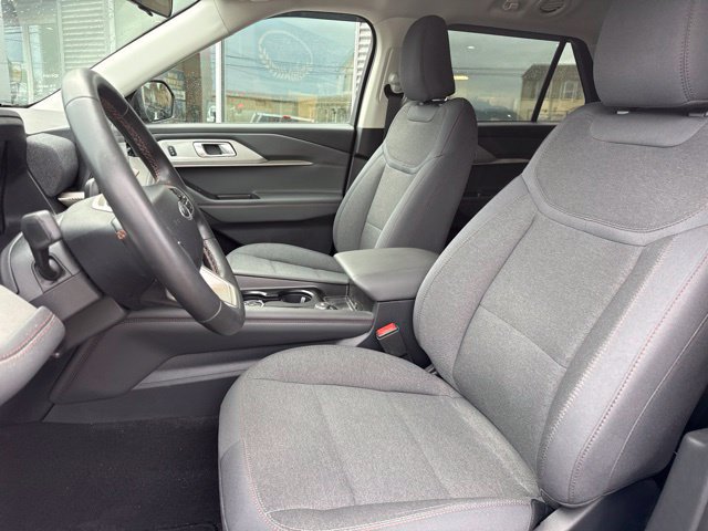 Used 2026 Ford Explorer Active AWD/4WD image 12