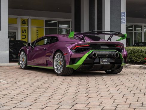 Used 2023 Lamborghini Huracan STO image 40