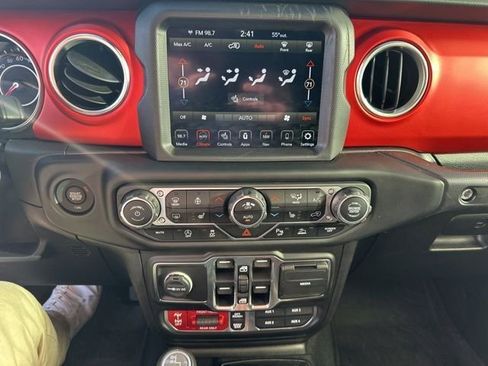 Used 2021 Jeep Wrangler Unlimited Rubicon image 18