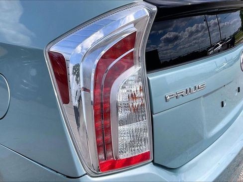 Used 2012 Toyota Prius Two FWD image 18