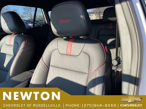 New 2026 Chevrolet Trax RS w/ Sunroof Package FWD image 7