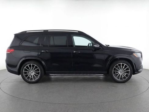 Used 2024 Mercedes-Benz GLS 580 4MATIC image 8