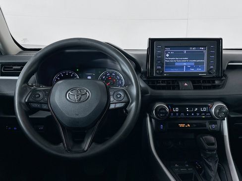 Used 2020 Toyota RAV4 XLE w/ Convenience Package image 18