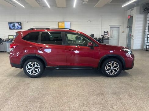Used 2021 Subaru Forester Premium AWD/4WD image 4