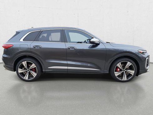 New 2025 Audi SQ5 Premium Plus image 4