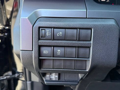 Certified 2025 Toyota Tacoma SR5 AWD/4WD image 13