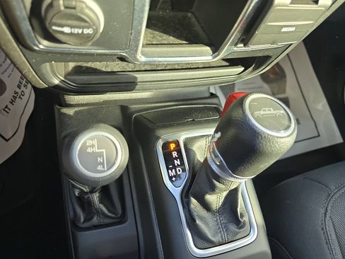 Used 2022 Jeep Gladiator Sport image 22