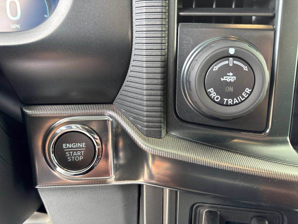 Used 2025 Ford F150 Raptor AWD/4WD image 28