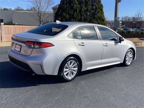 Used 2023 Toyota Corolla LE image 6