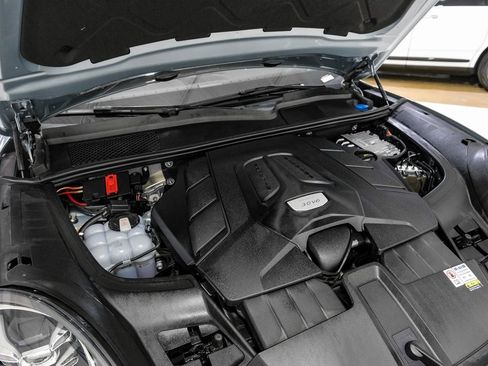 Used 2023 Porsche Cayenne image 47