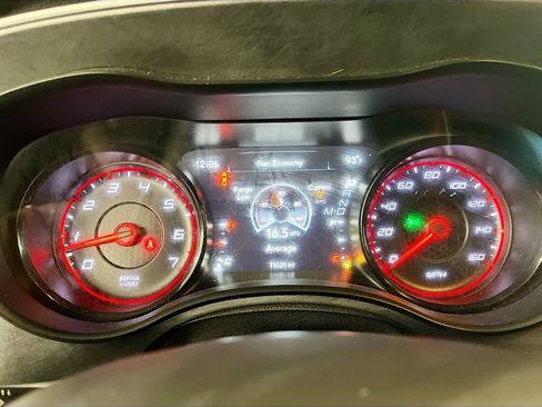 Used 2018 Dodge Charger R/T RWD image 12