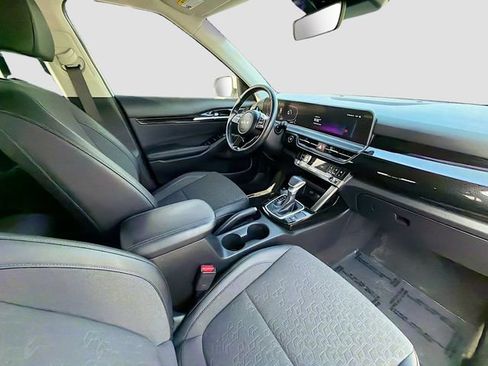 Used 2025 Kia Seltos S FWD image 26