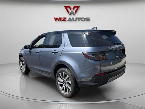 Used 2022 Land Rover Discovery Sport SE image 5