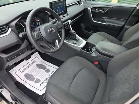 Certified 2022 Toyota RAV4 XLE w/ Convenience Package AWD/4WD image 11