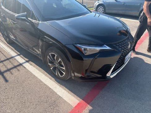 Used 2024 Lexus UX 250h FWD w/ Premium Package image 4
