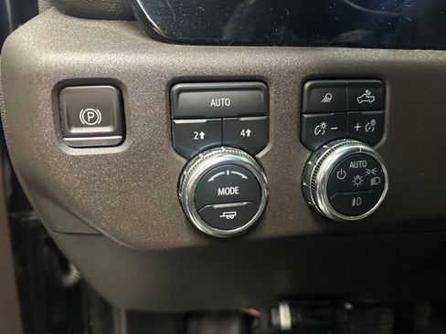 Used 2023 GMC Sierra 1500 SLT w/ SLT Convenience Package image 25