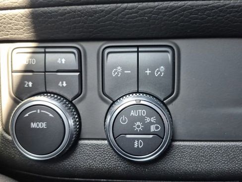 Used 2022 GMC Yukon Denali image 27