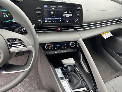New 2026 Hyundai Elantra Blue image 27