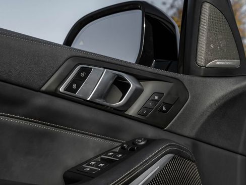 Used 2021 BMW X5 M50i image 55