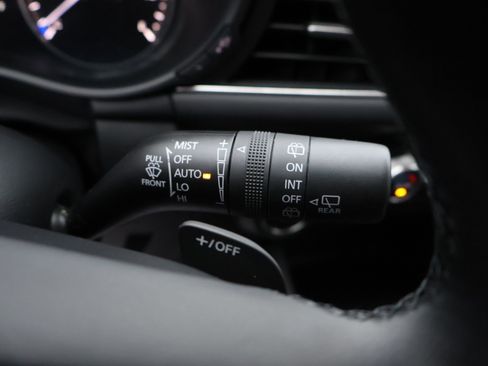 Used 2023 MAZDA MAZDA3 Hatchback w/ Appearance Package image 34