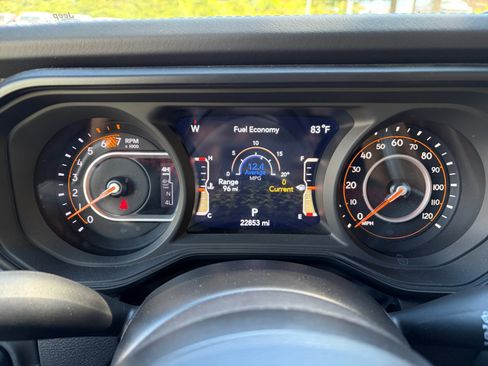 Used 2024 Jeep Wrangler Unlimited Rubicon 392 AWD/4WD image 24