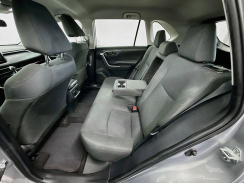 Used 2022 Toyota RAV4 LE AWD/4WD image 26