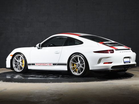 Used 2016 Porsche 911 R RWD image 25
