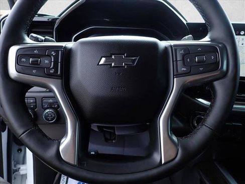 Used 2025 Chevrolet Silverado 1500 LT Trail Boss w/ Convenience Package II AWD/4WD image 15