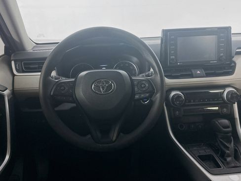 Used 2021 Toyota RAV4 XLE FWD image 18