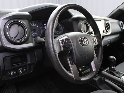 Used 2019 Toyota Tacoma image 14