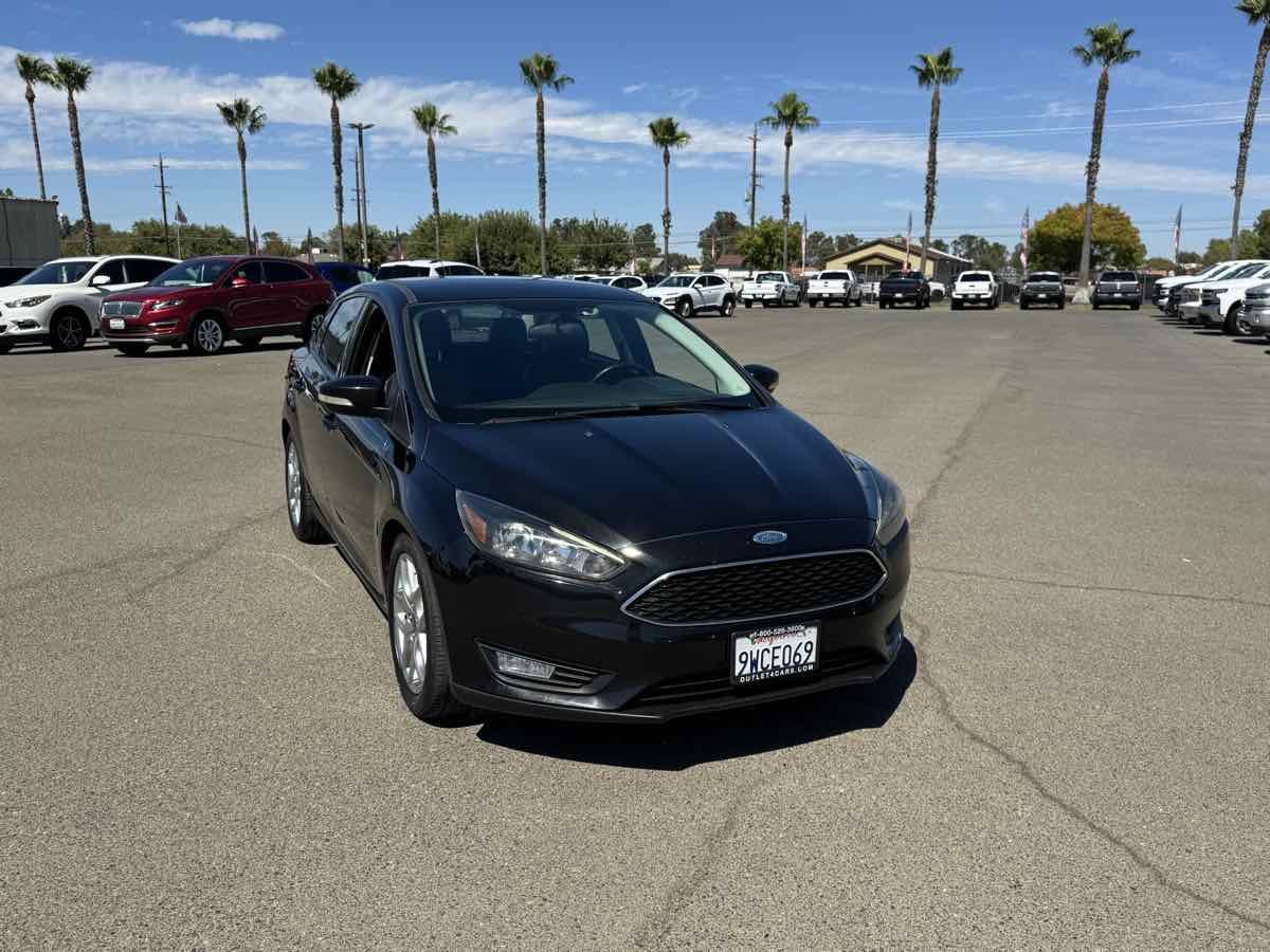 Used 2015 Ford Focus SE w/ Equipment Group 201A FWD image 3