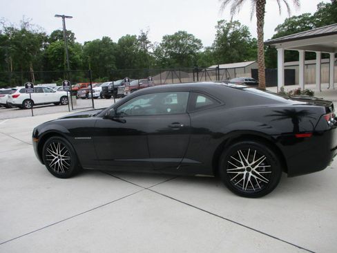 Used 2010 Chevrolet Camaro LS RWD image 17