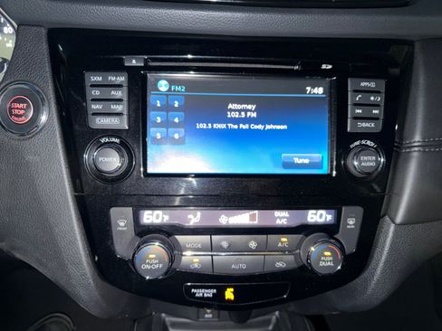 Used 2017 Nissan Rogue SL AWD/4WD image 22