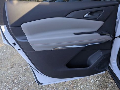 New 2026 Chevrolet Traverse LT image 23