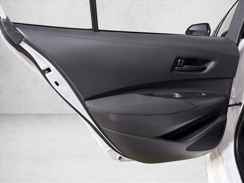 Used 2025 Toyota Corolla LE FWD image 17