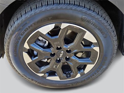 Used 2024 Kia Sorento S w/ Panoramic Sunroof Package image 8