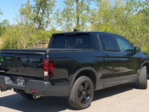 Used 2025 Honda Ridgeline Black Edition image 4