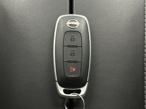 Used 2023 Nissan Rogue S AWD/4WD image 21