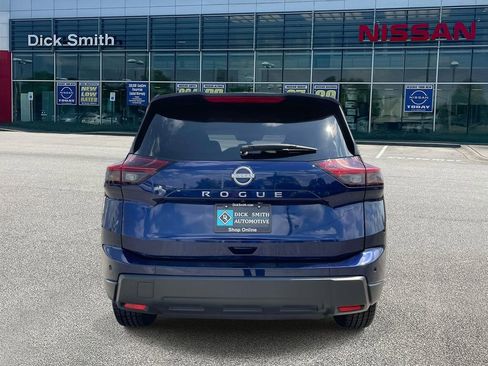 Used 2025 Nissan Rogue SV image 5