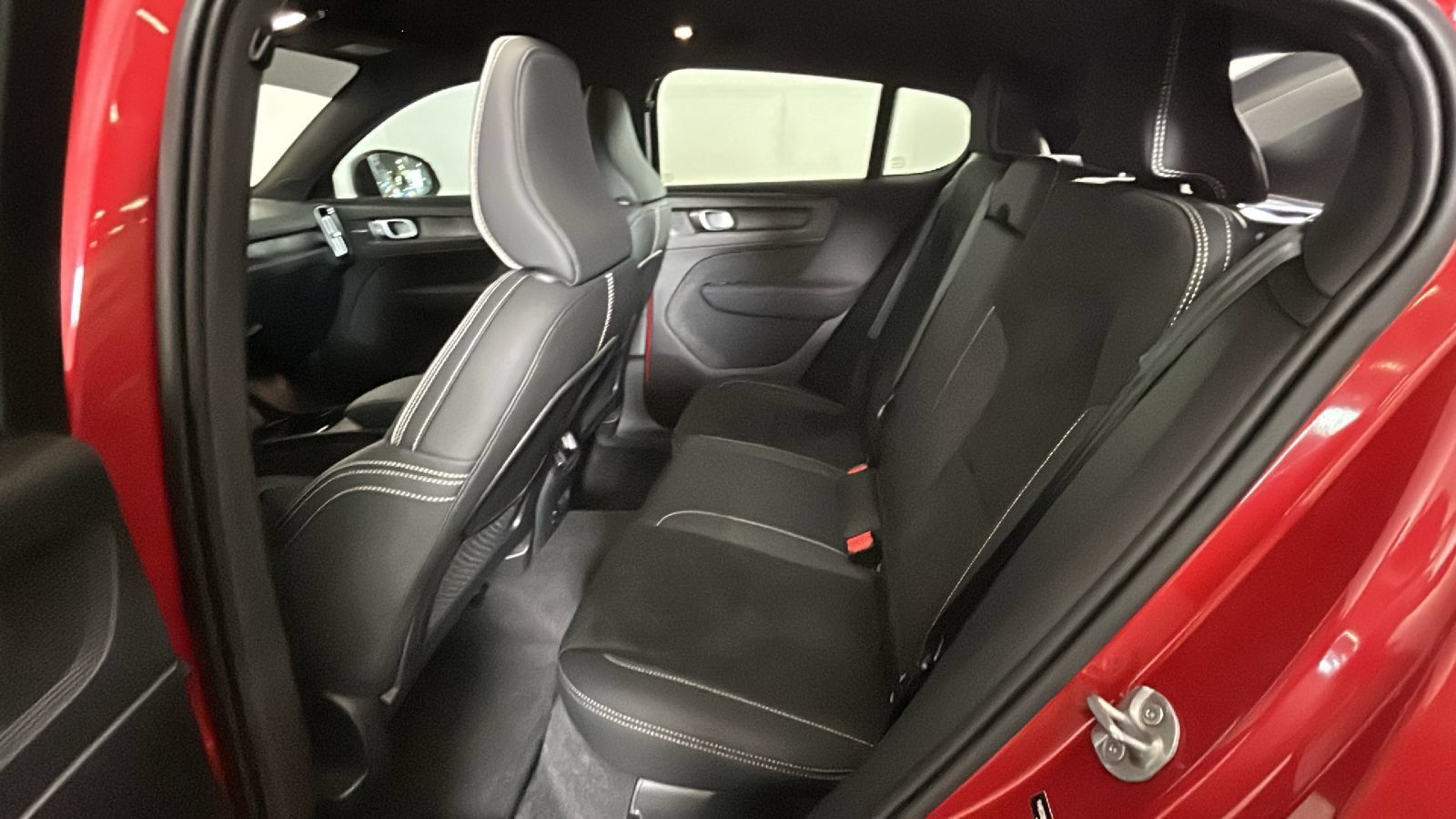 Used 2023 Volvo C40 P8 Recharge Ultimate AWD/4WD image 30