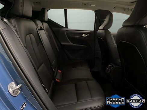 Used 2025 Volvo XC40 B5 Plus image 22