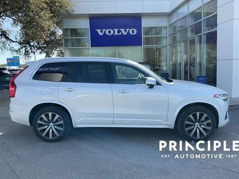 Used 2023 Volvo XC90 B5 Core image 3