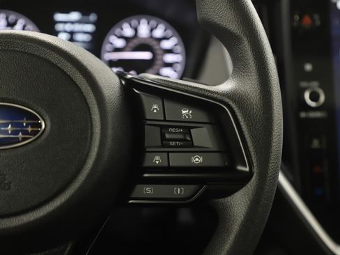 Used 2025 Subaru Crosstrek 2.0i Premium image 26